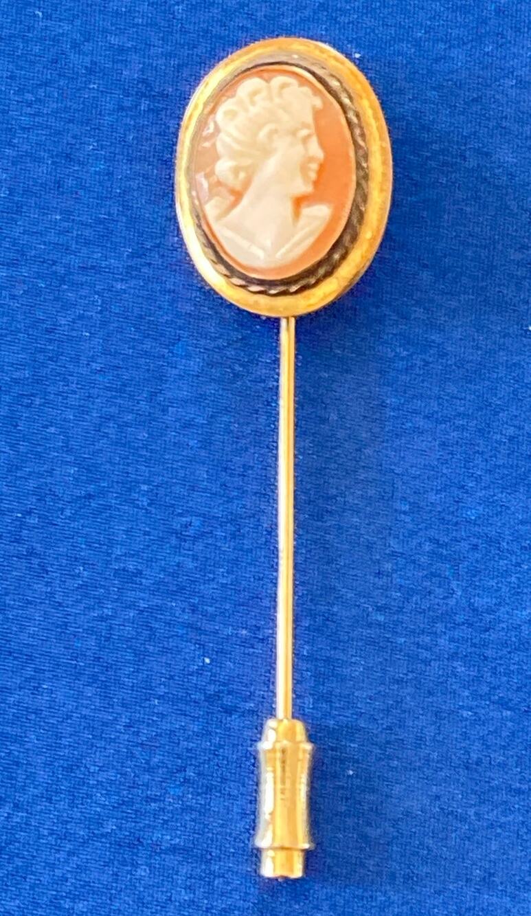 VTG Cameo W.E. Richards 1/20 12k Gold Filled Stick Pin Brooch Right Facing 2.5'L